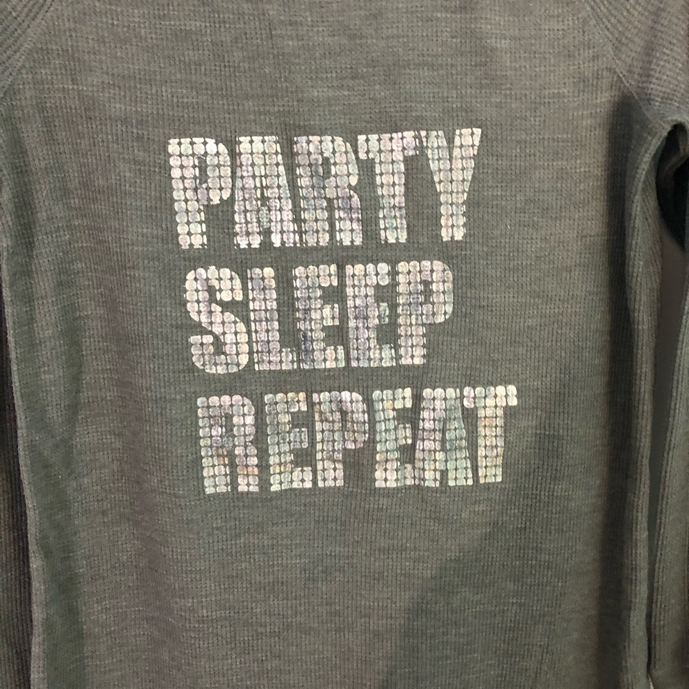 NWOT  sleepwear gown in women’s size small petite - Picture 2 of 4